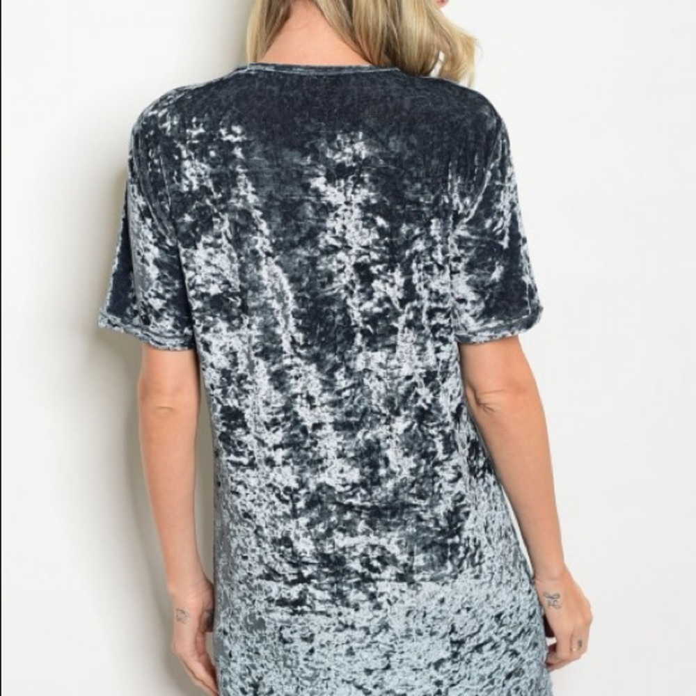 Velvet short sleeve dress - Picture 3 of 3